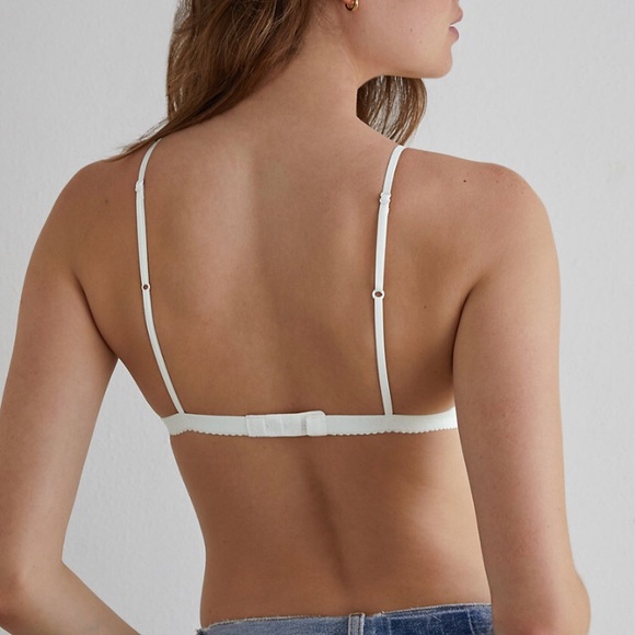 Aritzia Talula Monterey lace triangle bralette - Picture 2 of 3